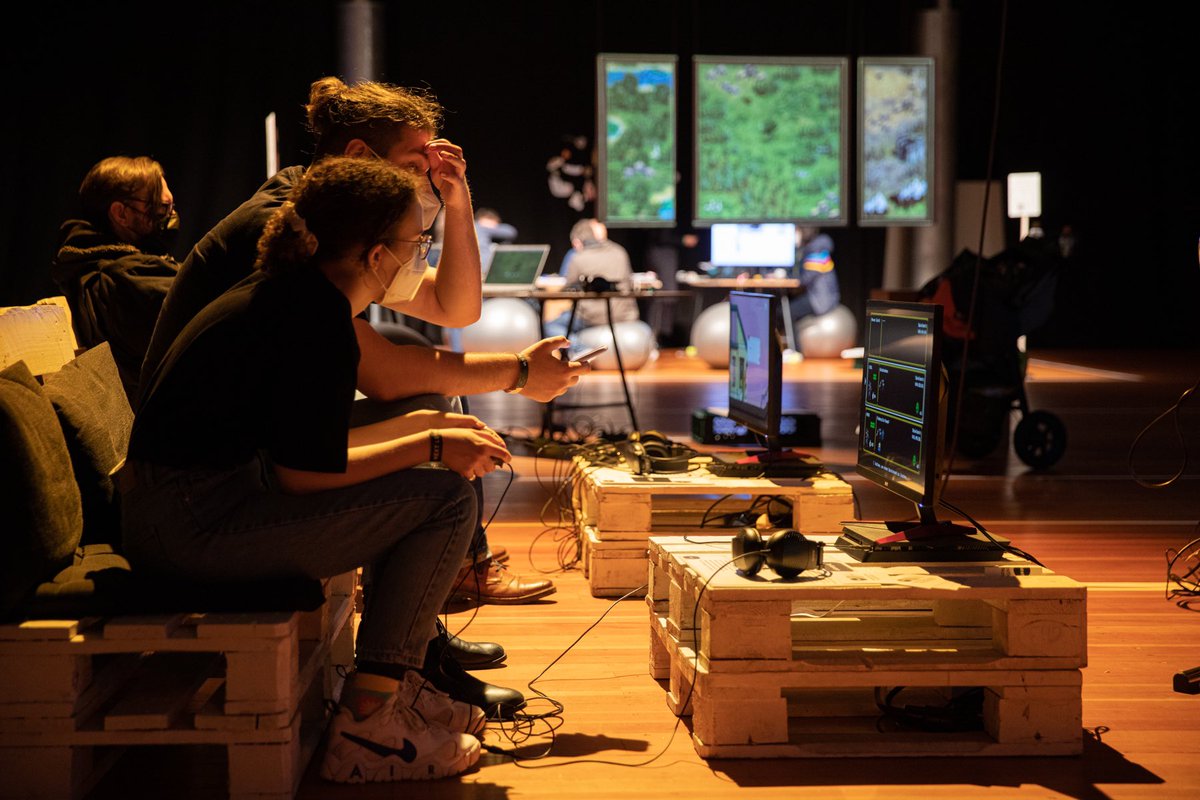 NextLevel_Fest's tweet photo. ➕ Next Level Festival 2021 Shut Down✖️
Drei Tage Gaming-Kultur in all ihren Facetten sind vorbei.
#Games Parcours, immersive Performances, Hightech #Theater und Symposien haben dieses Wochenende @ZOLLVEREIN bespielt.
#nlf21 #NextLevelFestival
📸 Robin Junicke https://t.co/jMLvs7uGlJ