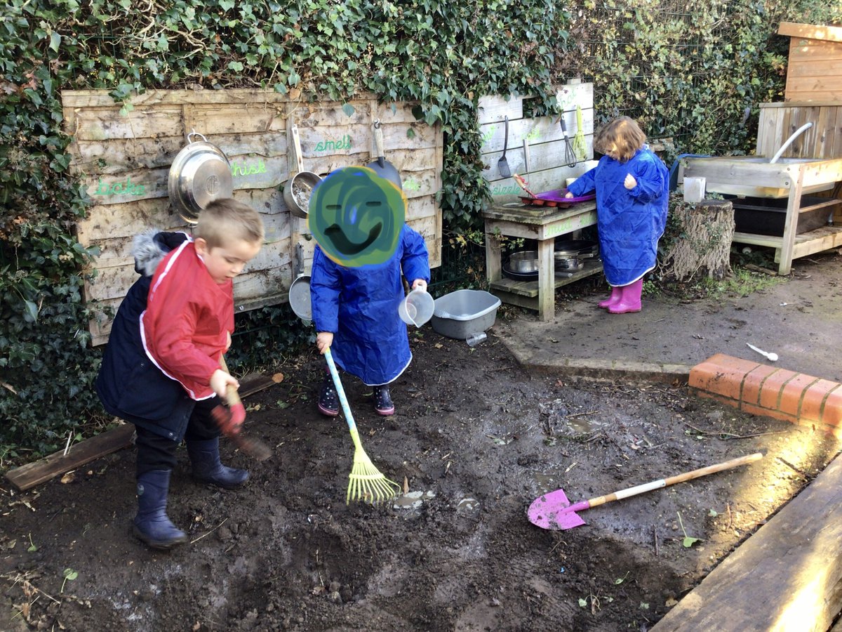 DunstonPrimary's tweet photo. Apples have been making the most of the damp weather and have been creating some great mud pies! #SpiresFed #SpiresOutdoorLearning #SpiresEYFS https://t.co/AzmJFsYgXi