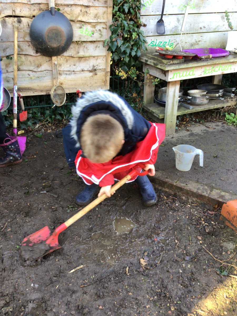 DunstonPrimary's tweet photo. Apples have been making the most of the damp weather and have been creating some great mud pies! #SpiresFed #SpiresOutdoorLearning #SpiresEYFS https://t.co/AzmJFsYgXi
