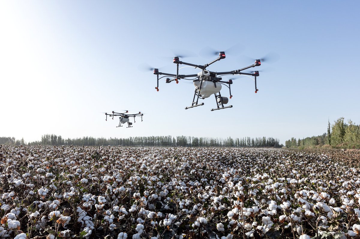 Cobots, #robots and #drones: a new <a href="/EU_OSHA/">EU-OSHA 🇪🇺</a> policy brief looks at the impact of digital technology on safety and health of workers in agriculture and forestry: bit.ly/EU-OSHA-agricu…
 #RiskAssessment #OSH #EmergingRisks