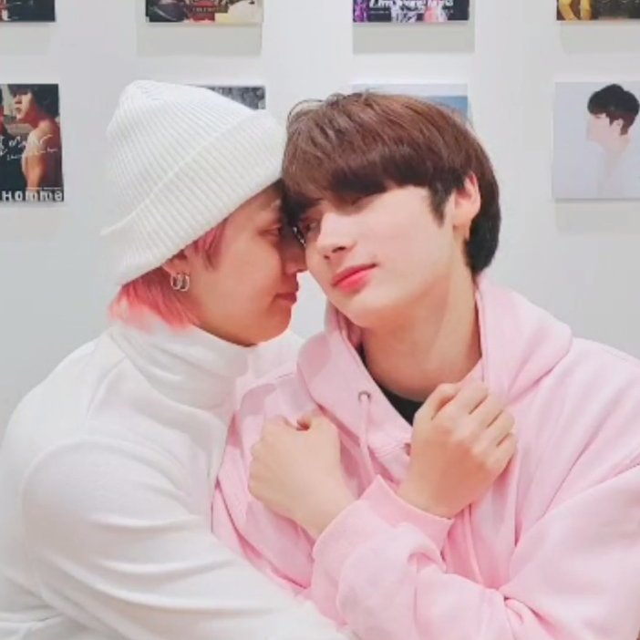 hueningkaihours's tweet photo. 🤍💖

#HUENINGKAI #휴닝카이 @TXT_members https://t.co/P64LPuEV8L