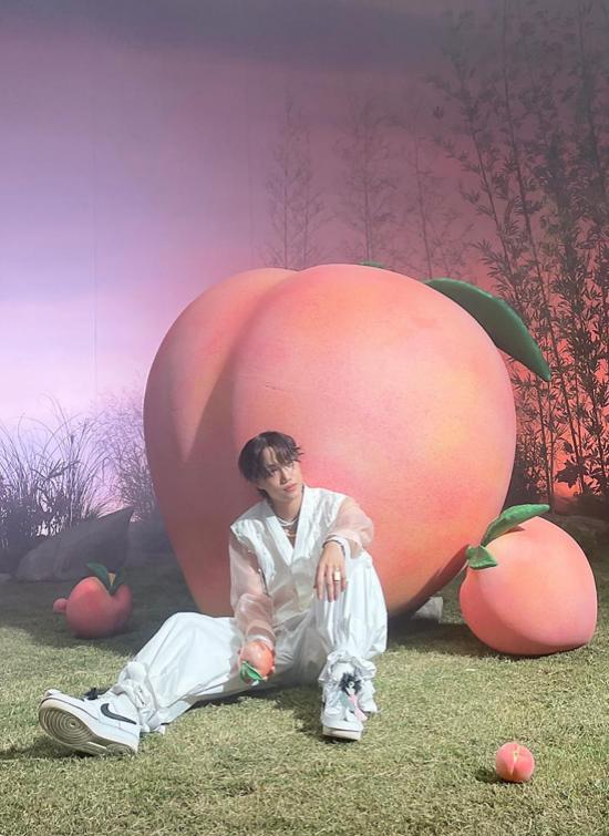 CosmicWitch14's tweet photo. He esperado un año por este momento y al fin #Peaches está aquí <3 
#KAI2ndSOLO #Kai @weareoneEXO https://t.co/RM9NPTwXJa