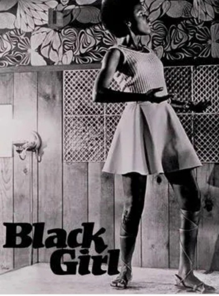 abiagomm's tweet photo. Explain the significance of the recurring appearance of a mask in the movie Black girl. #cm316 https://t.co/BsrJNdmUXG