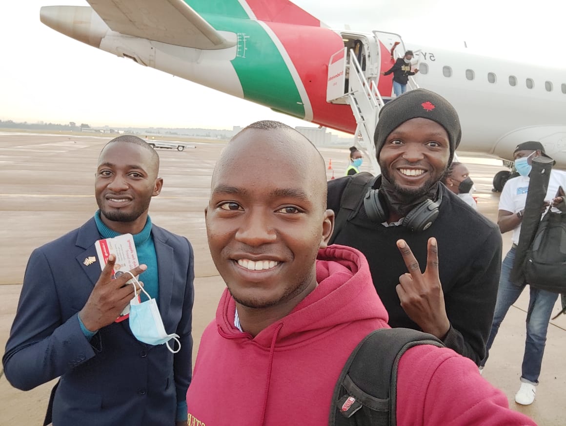 YALIAlumniKe's tweet photo. By sharing stories of impact, we had the chance to sample delicious food from the region, enjoying flying the beautiful skies of the lakeside city of Kisumu while also showcasing community impact of 'Women in African Power Network' #WiAP
#AlumniTransformation
#StoriesWellTold https://t.co/OeHrZug0Zs
