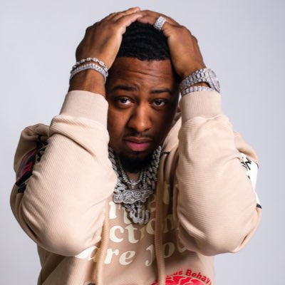 300twon's tweet photo. #NewProfilePic https://t.co/EJI5JFrpRS