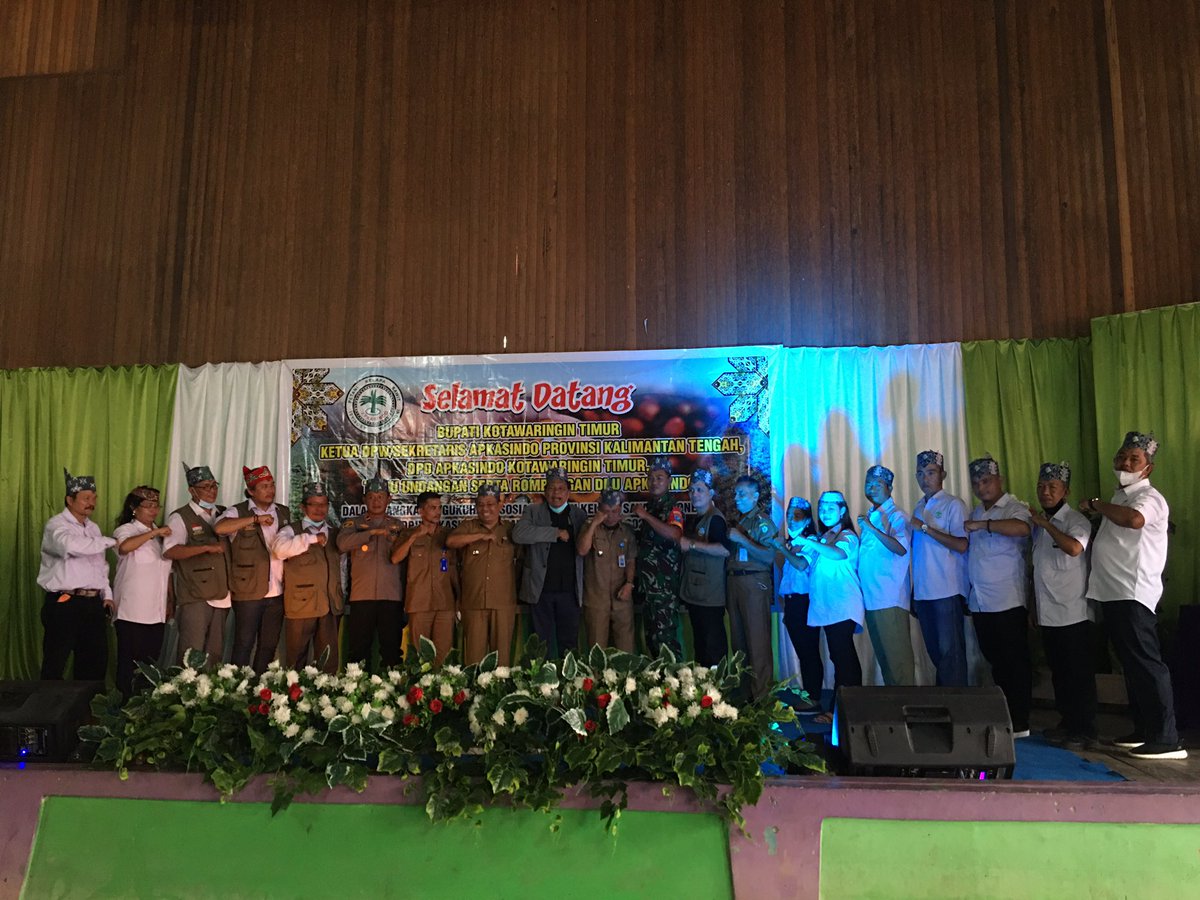 DPP_Apkasindo's tweet photo. Pembekalan dan penguatan kelembagaan petani sawit #APKASINDO di Provinsi Kalimantan Tengah, Kabupaten Kotawaringin Timur, Kecamatan Mentaya Hulu.
Berdiskusi agar bersama setara dan sejahtera.
#palmoilfarmers https://t.co/UQFImAltrC