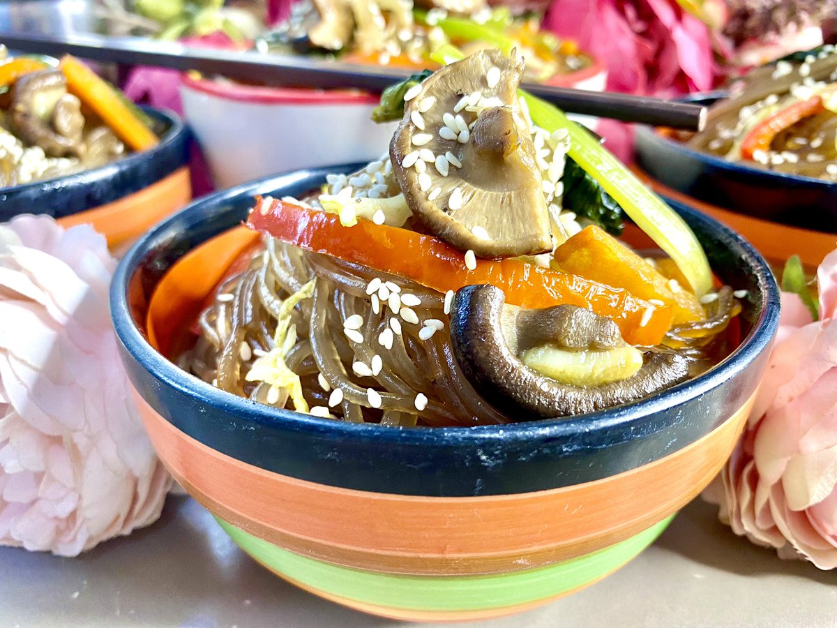 jonbugarin's tweet photo. It’s the #weekend and opportunity to cook for my children. I prepared #vegan JAPCHAE for #dinner .I added Kangkong (water spinach), Arnibal (brown sugar syrup),&amp; lots of veggies
#foodgoal #foodtrip #foodie #food #foodlover #foodblogger #foodjournal #koreanfood #japchae #chapchae https://t.co/RNcSqlyKlj
