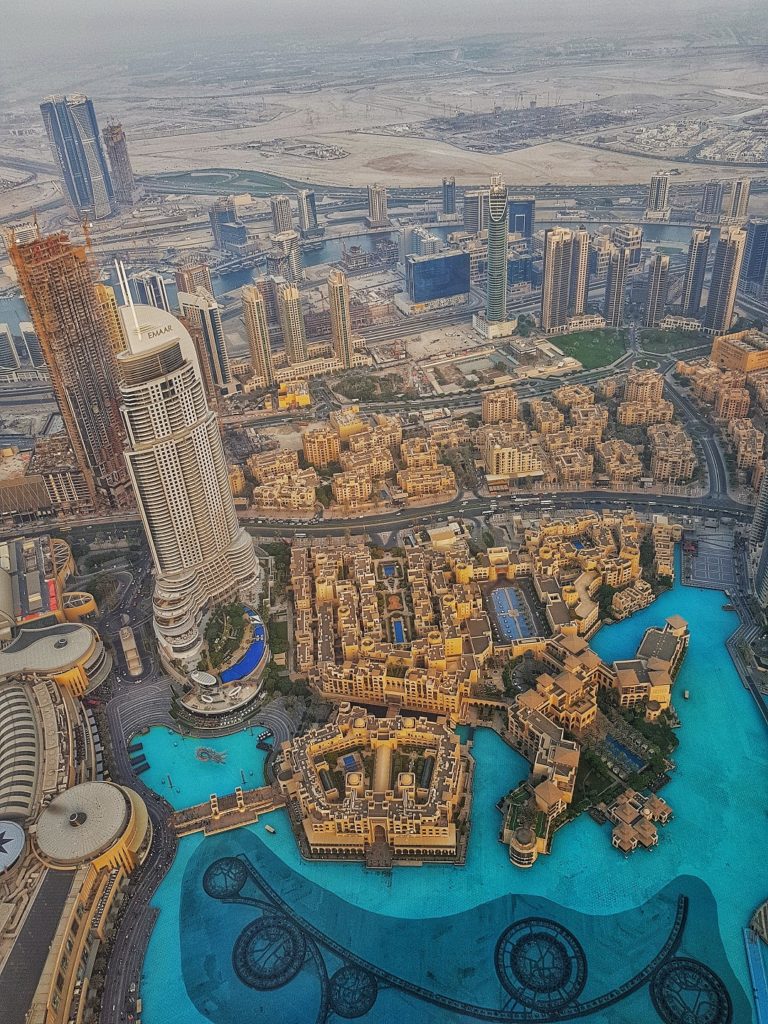 Burj Khalifa is the heart of a vast complex that develops in the center of Dubai, consisting, among others, of the tallest hotel in the world. 

#ViandanteErrante #travel #travelinfluencer #dubai #mydubai #dubailife  #dubaifashion #dubaimarina #dubaistyle #travelgram
