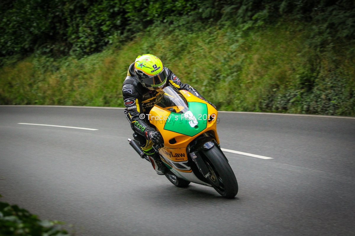 TraceysPics's tweet photo. #twostroketuesday @TeamILR @classicttraces @Motorcycles2T A beautiful thing to see.... Roll on 2022... Anyone know where? #yamaha #ttcourse https://t.co/Ite57RHLr2