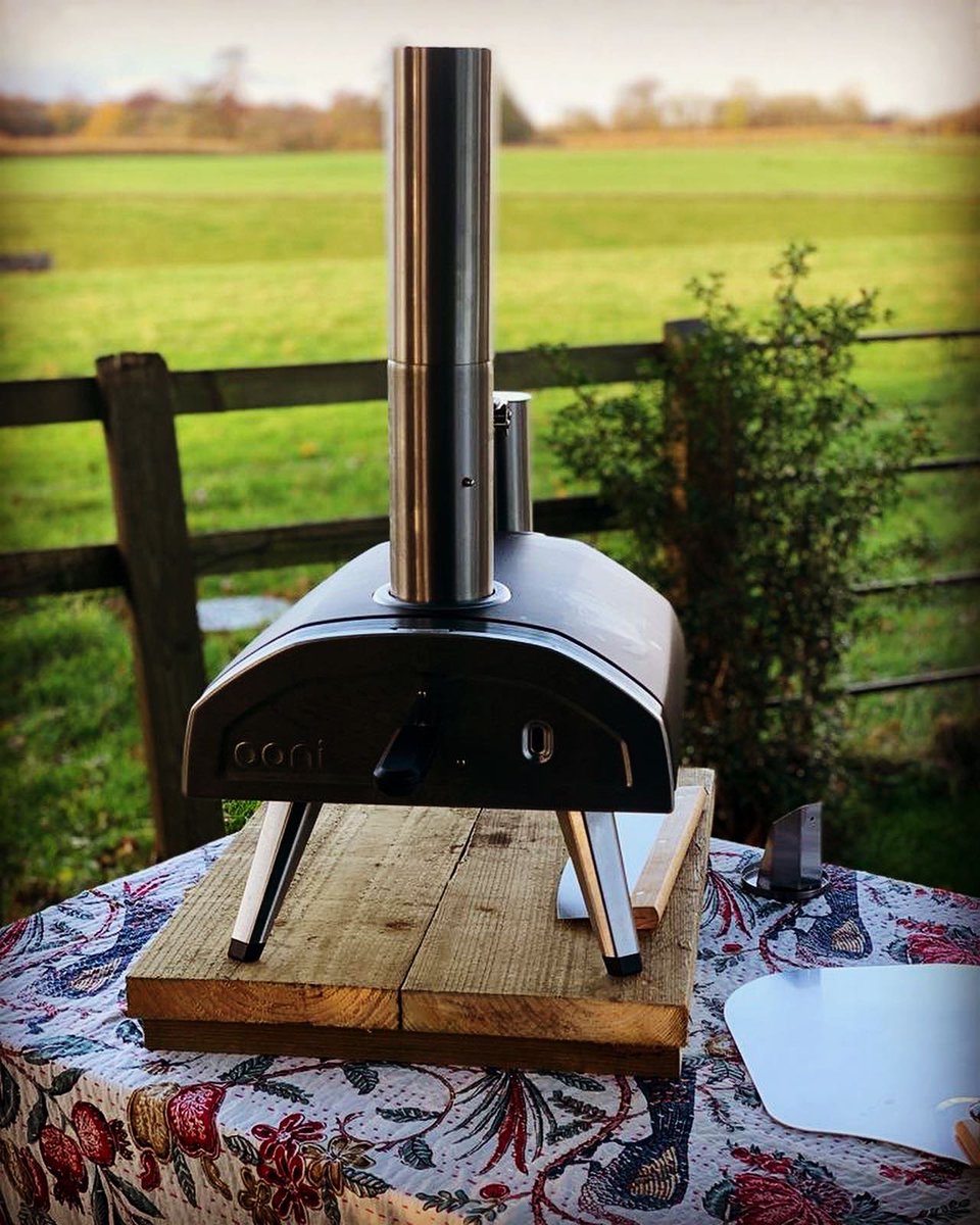 Another weekend doing my thing with my thang but forget my selfie!! 🤣🤣🤦🏻‍♀️🤦🏻‍♀️🤦🏻‍♀️ 

#events #eventplanner #outdoors #outdoorliving #lobster #lamb #surfandturf #fire #smoked #wood #blenheimpalace #blenheim #privatechef #chefs #chefslife #winterbarbecue #shooting