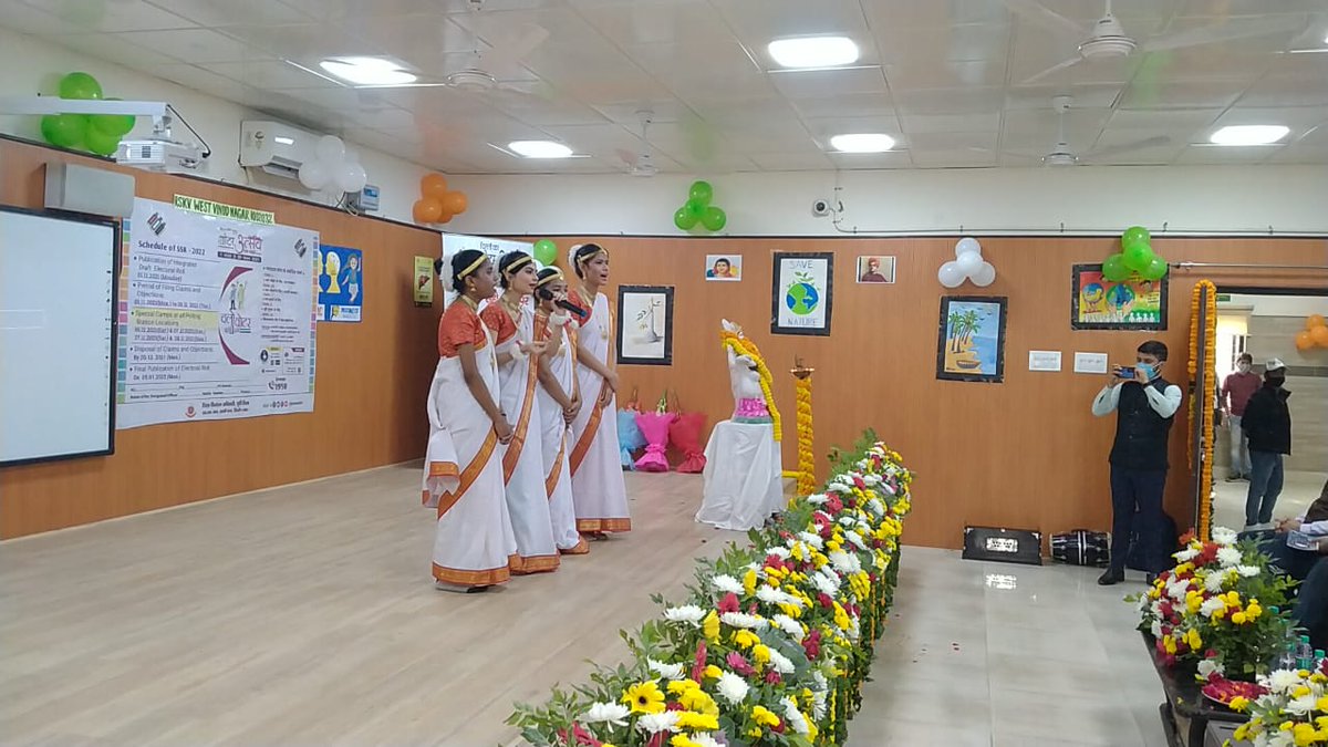 dmeastdelhi's tweet photo. ELC programme in RSKV west vinod nagar school East Delhi.
@CeodelhiOffice
#ceodelhioffice #ssr2022 #specialsummaryrevision #specialcamp #activities #addname #doityourself #doregister #facilities #voterawareness #chalovoterbanehum #delhiutsav https://t.co/cBIkwhpeat