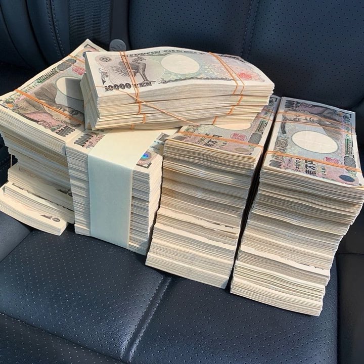 isan_souzoku0's tweet photo. 早めのお年玉企画🧧

4000万円を100名様に‼️

なるべく当選者を増やしますので
お一人様40万円振り込みます。

《参加方法》
・フォロー
・RT・いいね

締切：12月3日（金）18:00 https://t.co/TOMA7fbnXx
