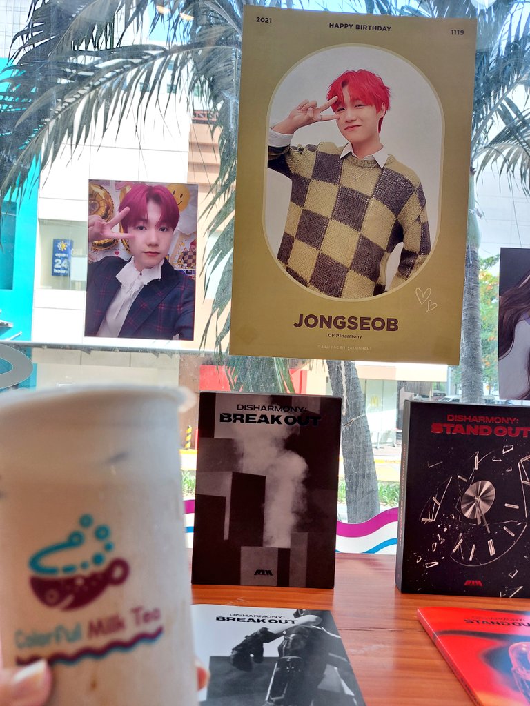 22MissK's tweet photo. Thank you so much Colorful Cafe for accomodating us! ♡
#ColorfulCafe
#FTISLAND #HappyMinhwanDay @FT_FANCLUB
#SF9 #HappyYoungbinDay @SF9official
#CherryBullet #HappyMayDay @cherrybullet
#P1Harmony #HappyJeongseobDay @P1H_official https://t.co/XAfzrCwxCV