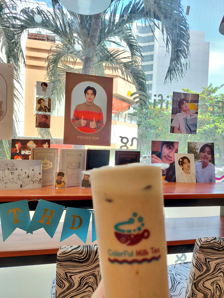 22MissK's tweet photo. Thank you so much Colorful Cafe for accomodating us! ♡
#ColorfulCafe
#FTISLAND #HappyMinhwanDay @FT_FANCLUB
#SF9 #HappyYoungbinDay @SF9official
#CherryBullet #HappyMayDay @cherrybullet
#P1Harmony #HappyJeongseobDay @P1H_official https://t.co/XAfzrCwxCV