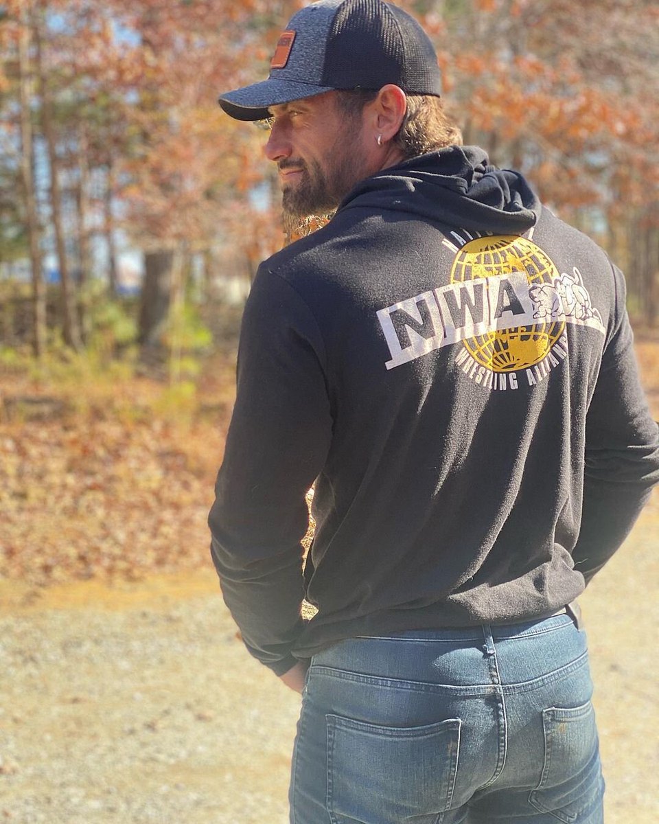 CatatonicBram's tweet image. Decided to do the unthinkable......

Cut my long hair.