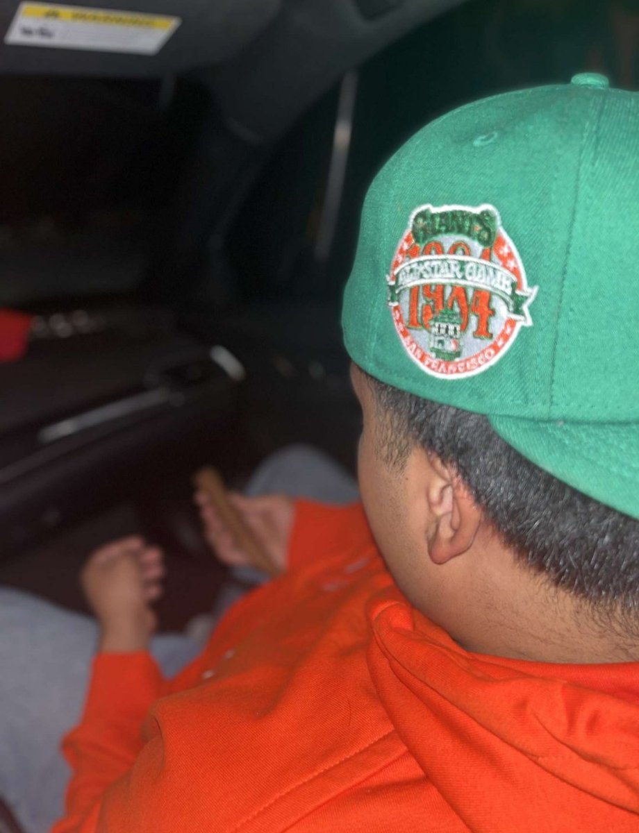 pavopapi's tweet image. Half zip in the wood look like a midget🐊🍊