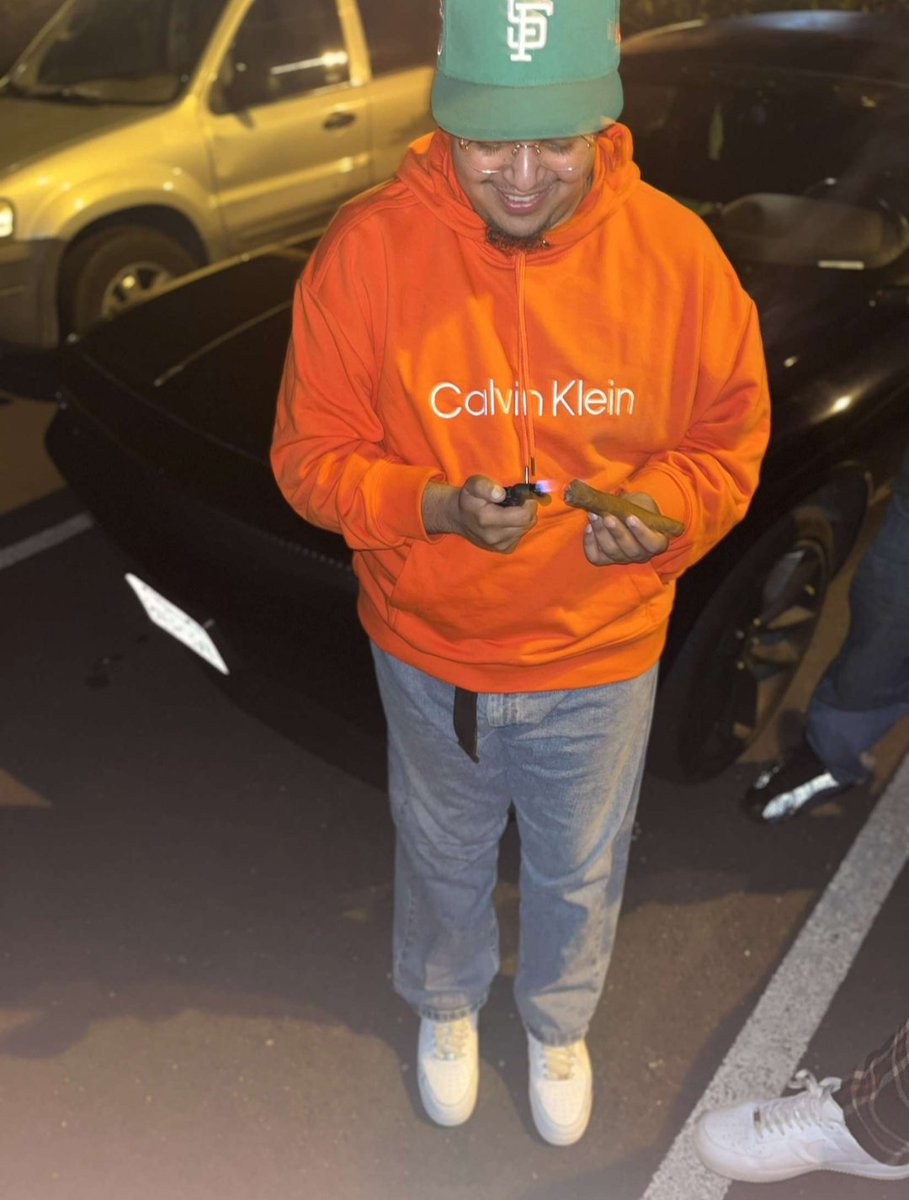 pavopapi's tweet image. Half zip in the wood look like a midget🐊🍊