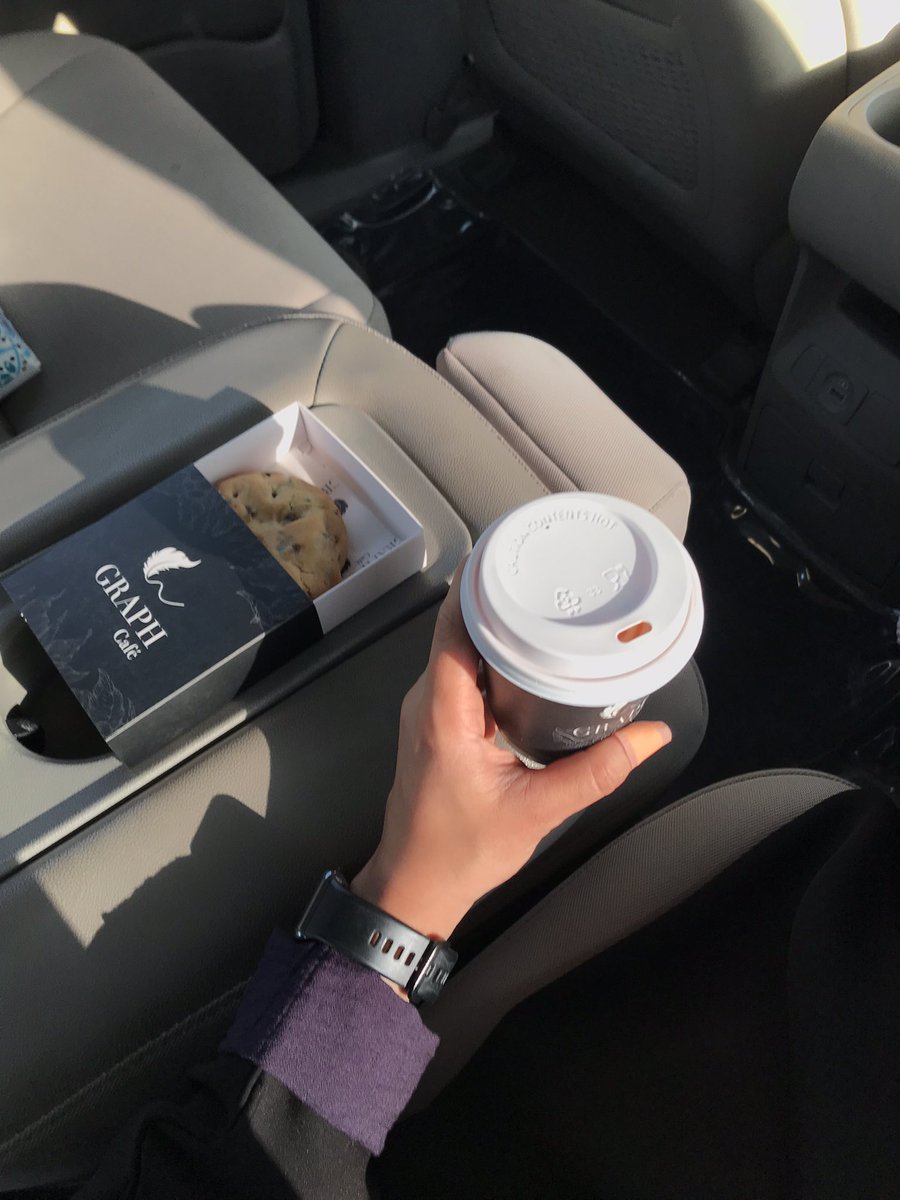 amal_alfaisl's tweet photo. أتمنى أن يتخلل السلام بين ساعات هذا اليوم وتشرق الشمس به على أرواحنا🍃🤍 https://t.co/ba0YxiMM4h