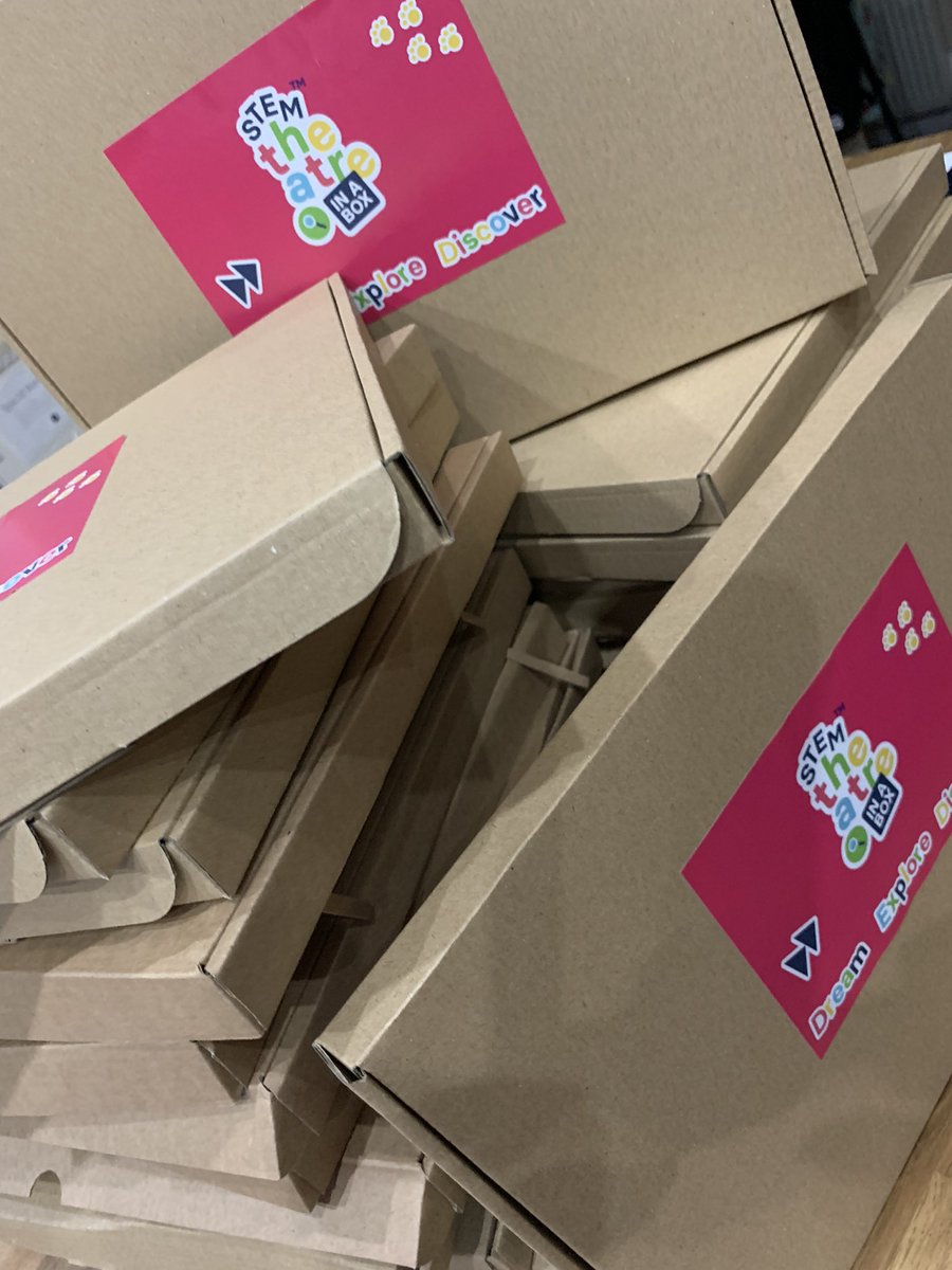STheatreinabox's tweet photo. Fly, little ones, fly! #landingsoon #patriciabath #stemtheatreinabox #nextbatch @RoySocChem @ogdentrust @IVEBridge https://t.co/acbuCTyvtf