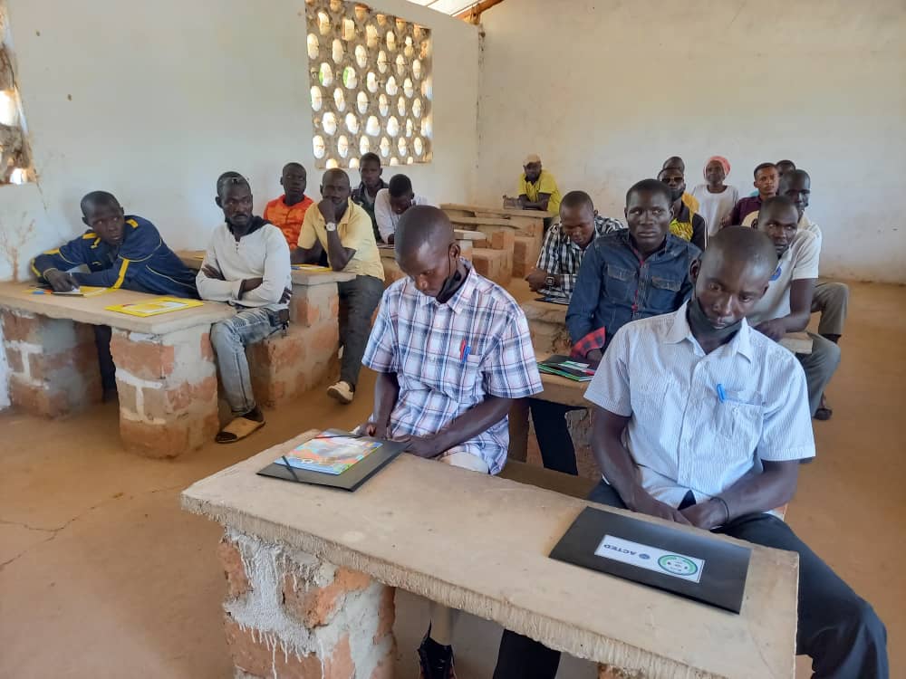 uepnddrrcaf's tweet photo. #UEPNDDRRenAction! Démarrage à #Birao de la formation théorique en reinsertion sociale. Ceci dans le cadre du #PREC: projet de réintégration des ex-combattants, projet du @GouvCF financé par la @WorldBank. #PREC = une chance pour l'ex-combattant de refaire sa vie. #AllForPeace! https://t.co/AK9Rls4xFt