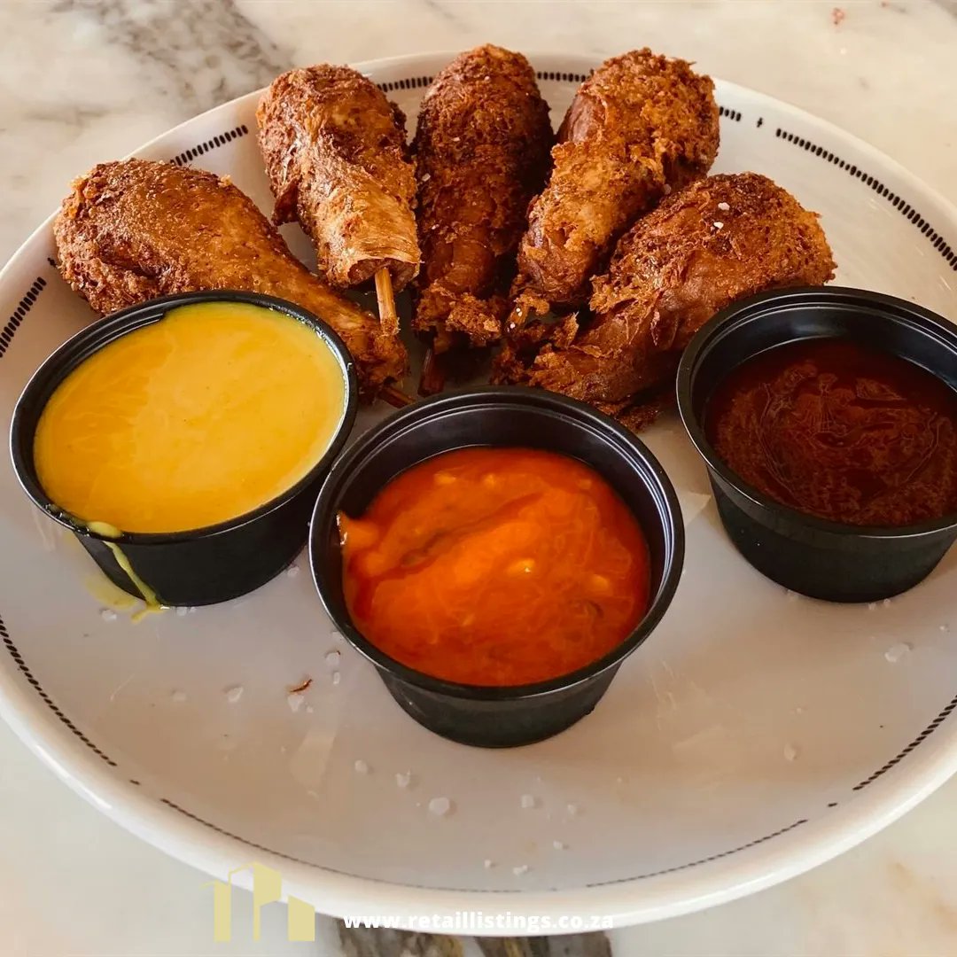 ListingsRetail's tweet photo. Nestle is teaming up with a vegan startup to develop meatless chicken wings with realistic skin, bones 🍗 
Click here to read the full article on our blog: https://t.co/HvXmUVykTi
. . .
#Nestle #Vegan #Chicken #Concept #New #WorldChanging #Meatless #Blog #Post #ReadItHereFirst https://t.co/tImSpN94Th