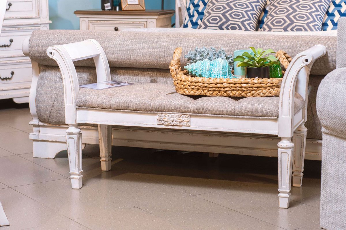 citizentvkenya's tweet photo. #AD
Was 46,995 Now 37,995 Realyn Accent Bench. Visit @Ashleyfurn_KE and @fairdealfurniture Call/WhatsApp 0717 101010 or click https://t.co/RzRx8wXfpk #ashleyfurniture #fairdealfurniture #endyearsale #homefurniture #saleobenches #realyn #accentbenches #saleonaccentbenches https://t.co/hCWdsNdgYX