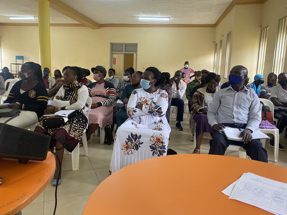 AH_mugerwa's tweet photo. At Kabalagala Youth Centre on a workshop for capacity building of Makindye natives under Emyooga SACCO’s as the Minister Gender community services ad production Makindye I encouraged them to value the tax payers Makindye money for they have to pay back #ServiceAndAccountability https://t.co/xoPXLIvBEQ