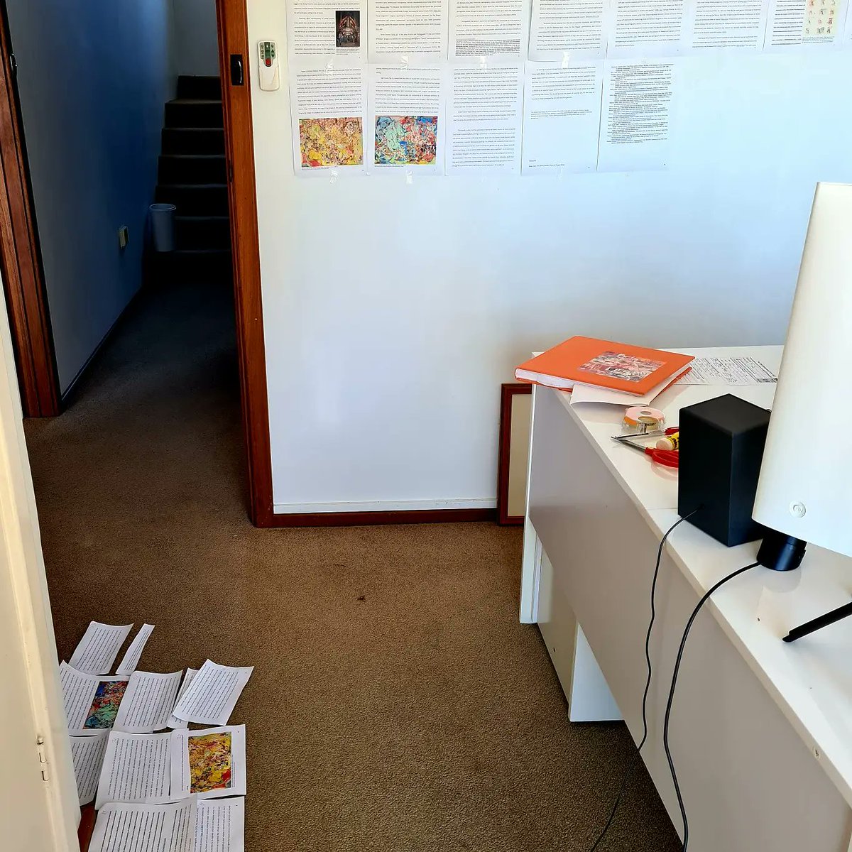 ainsliegatt's tweet photo. Today's writing process. Working from home. Trying to rework my chapter. Reordering my thoughts.

#PhD #writingaboutart #fineart #uwa #uwaphd #uwaschoolofdesign #uwafinearts #CecilyBrown #phdsupervisorschallenge https://t.co/9MyQTauCVb