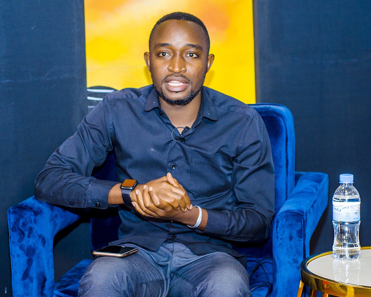 isangostar's tweet photo. Ikaze mu kiganiro #thetrueservice
Serivisi zo ku mipaka.
gufasha abantu kwambutsa ibicuruzwa byabo bikozwe mu buryo bwa kinyamwuga…
turi kumwe na Songa Jean Bosco
Umuyobozi mu kuru wa Songo Logistics Ltd. @SiboOrgene https://t.co/UObIZLTm8M