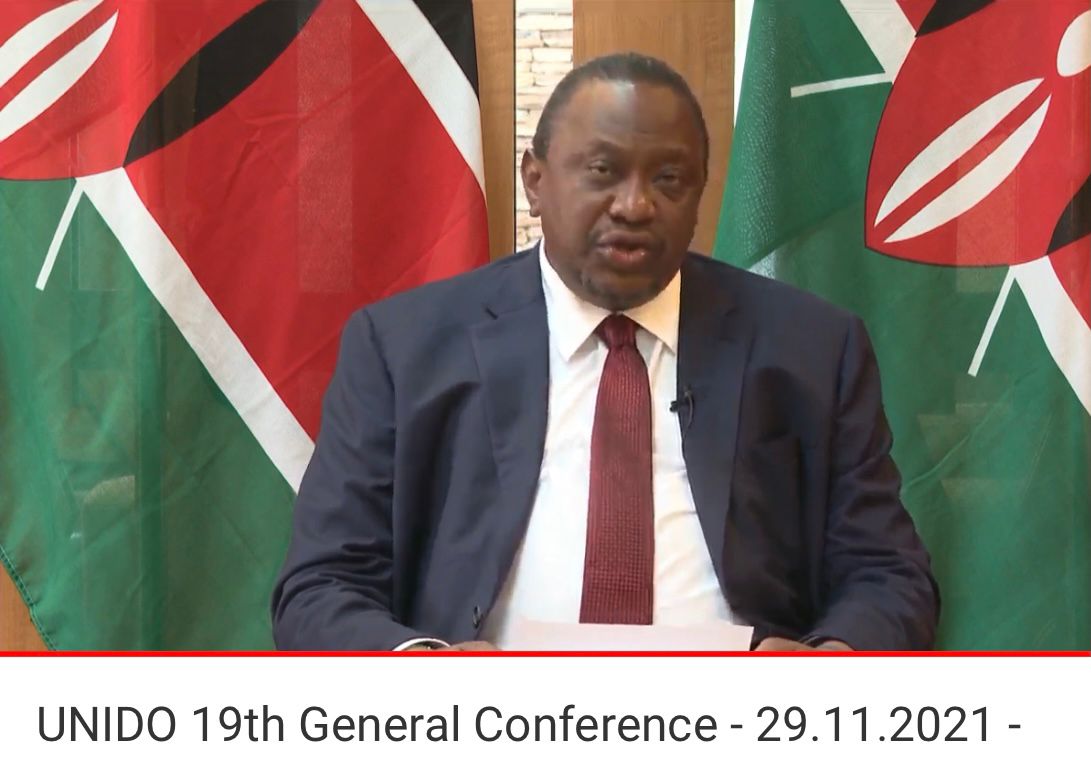 KenyaEmbVienna's tweet photo. H.E President Uhuru Kenyatta 🇰🇪 paid tribute to outgoing UNIDO DG Mr. LI Yong, lauding him for his passion for Incl. Sustainable Industrial Dev.  the Head of State also congratulated the incoming DG Dr. Gerd Muller &amp; wished him all the best as he takes up the helms at @UNIDO https://t.co/tA1zAuLimk