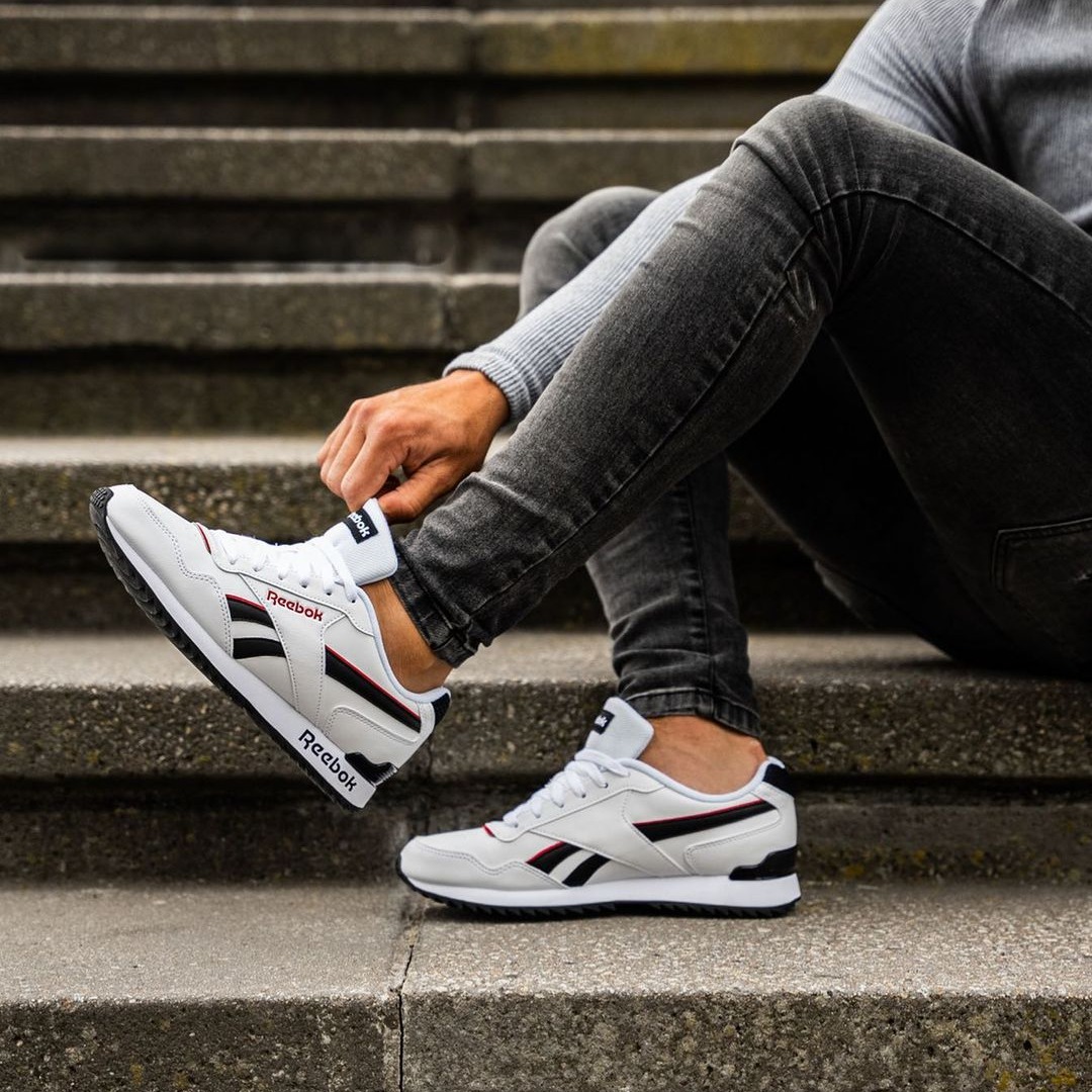 GlenShopping's tweet photo. Donโt get caught slippinโ on style! ๐ฏ
โ โ โ โ โ โ โ โ โ
Head over to your fav @footgearza store at The Glen Shopping Centre to grab the Men's Reebok Royal Glide for only R899,95!
#Footgear #Reebok #AllForYou https://t.co/FiJRTBqqCH
