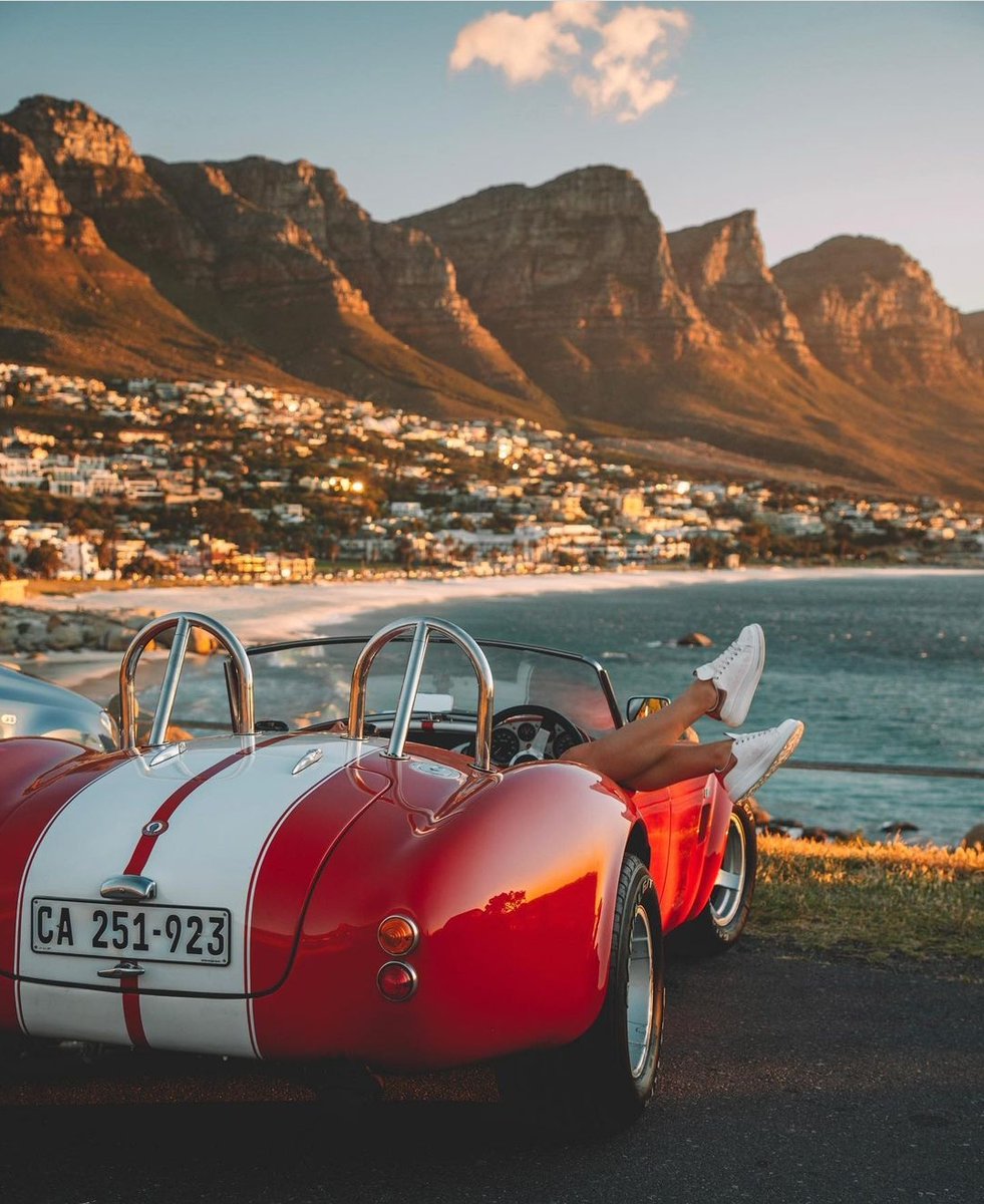 bayharbourmkt's tweet image. Hello December!🤩😁✌🎄 It's time to put your feet up and enjoy our beautiful city! 
Did you know you can rent these awesome Cobras from @CapeCobraHire? Drive the coastal roads and enjoy the breathtaking views of Cape Town!
📸@vitaliya_lapina