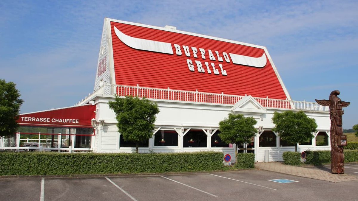 BFMTV's tweet photo. Le groupe Buffalo Grill change de nom et se rebaptise "Napaqaro"
https://t.co/lc5tWi9pE5 https://t.co/EtasOjIFaK