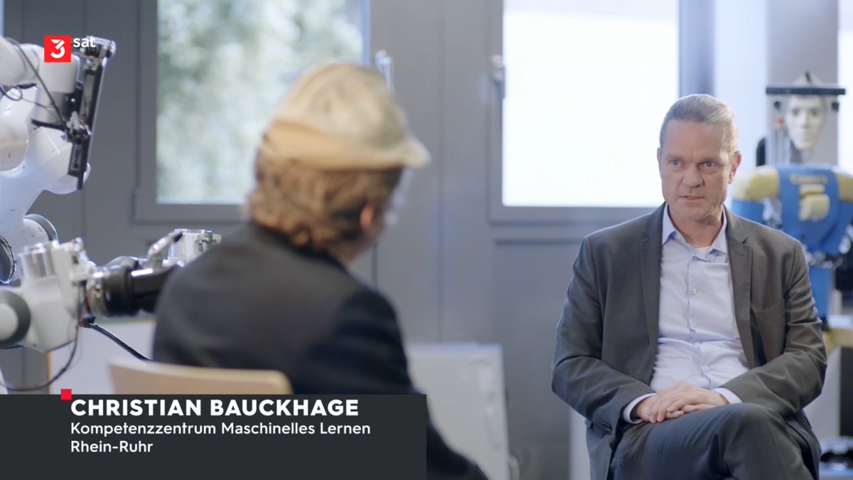 LamarrInstitute's tweet photo. How will #ArtificialIntelligence change the future of our every day lives? #ML2R's Christian Bauckhage (@FraunhoferIAIS/@UniBonn) takes on this question with #ErwinPelzig for the new must-see edition of "Beim #Pelzig auf der Bank".
📺 Tune in tomorrow at 9.45 p.m. CET to @3sat. https://t.co/YnvfbSmsYs