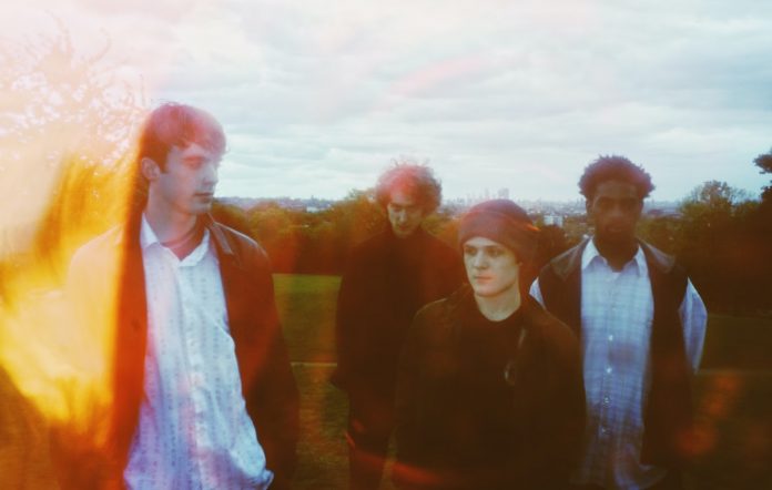 Zoon Liam Gallagher heeft ook een interessante band: Automotion > gobsmag.nl/zoon-liam-gall…