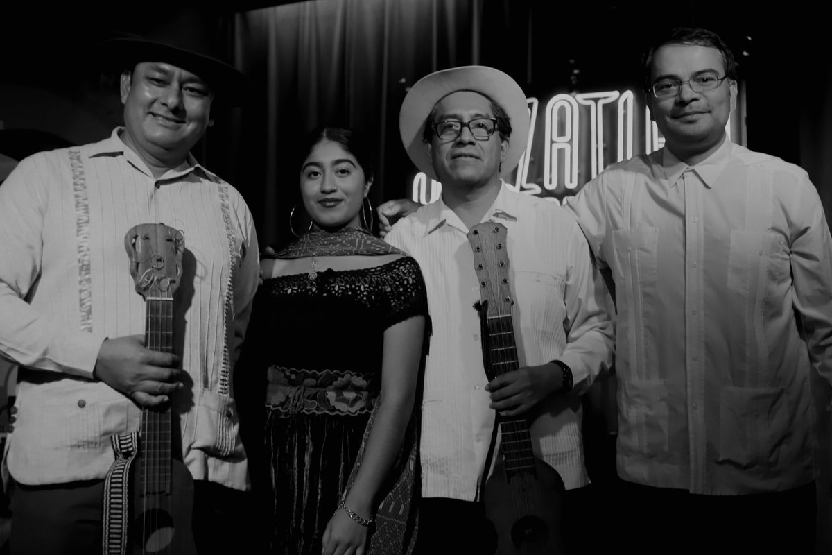 Chuchumbe1's tweet photo. Nos vemos en concierto, este viernes 3/dic a las 15 hrs, en el #CCLosPinos, dentro del festival #RaizMexicoEnLosPinos. Helipuerto. #SonJarocho #Chuchumbé https://t.co/cP52jx6rek