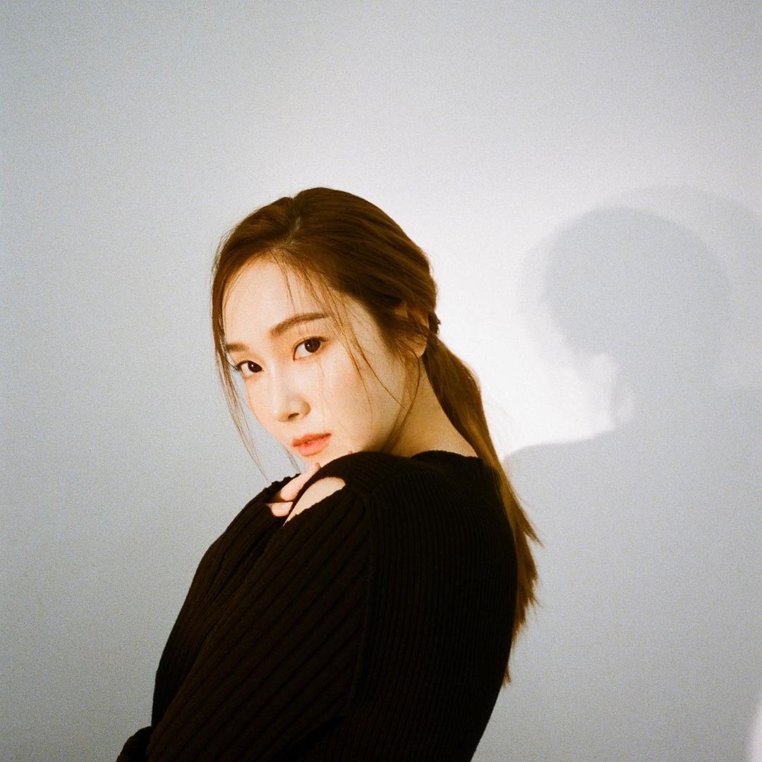 KYRSYJ's tweet photo. 211130 Jessica from Photographer JDZ Chung IG 

 #JessicaJung #정수연 #제시카 #Jessica https://t.co/CLN0eIr7XE