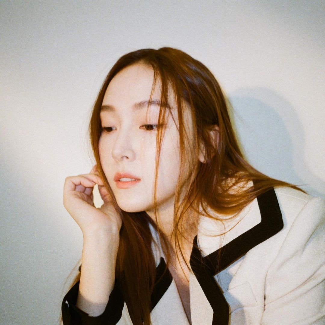 KYRSYJ's tweet photo. 211130 Jessica from Photographer JDZ Chung IG 

 #JessicaJung #정수연 #제시카 #Jessica https://t.co/CLN0eIr7XE