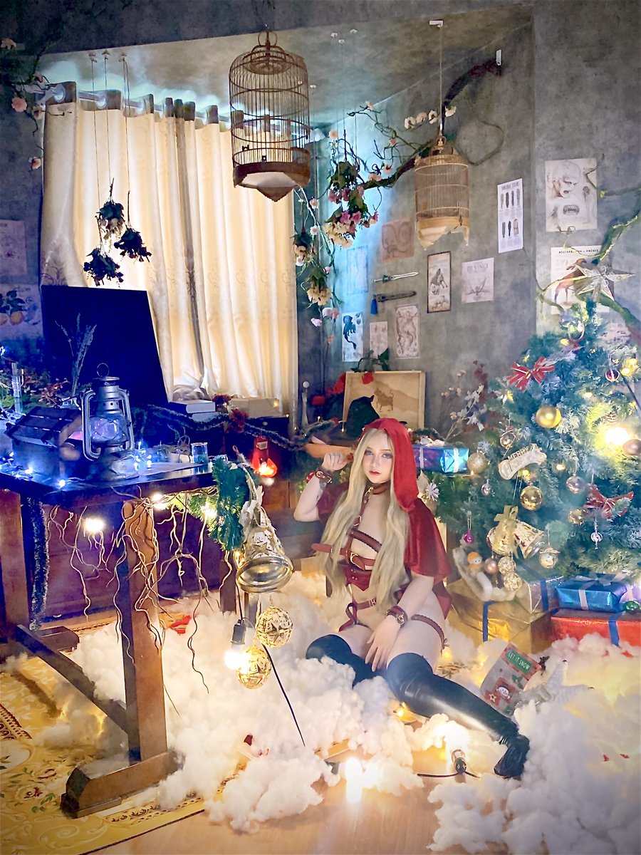 Holiday season is coming! I hope you guys can finish all the work quickly so we can have more time together 🥰 https://t.co/J681eSTfkx