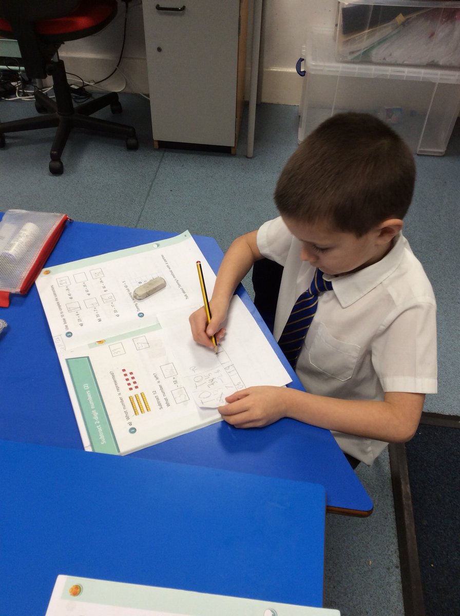stmarysrcmidd's tweet image. Today in our maths lesson 2B have been learning how to exchange when subtracting. @WhiteRoseMaths #baseten #columnmethod