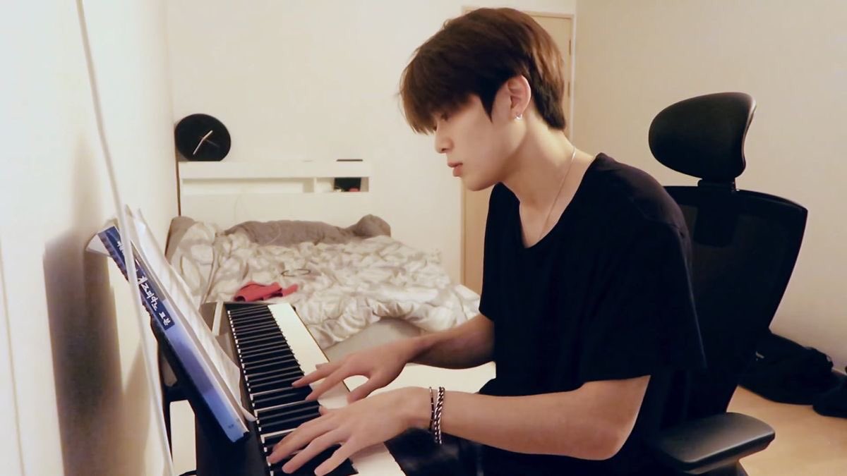 #jaewoo 

roomates au wherein jaehyun makes it his life's mission to help cure jungwoo's insomnia