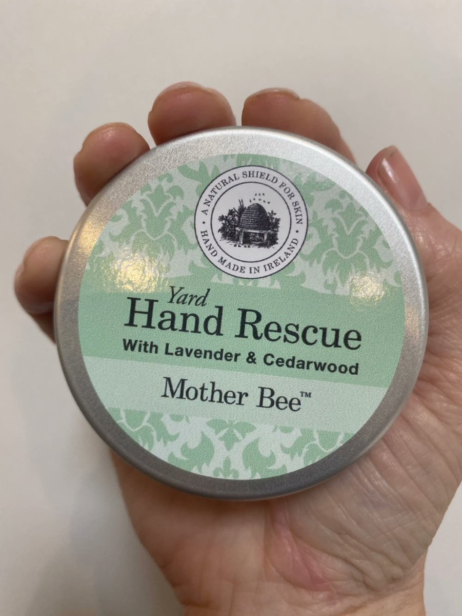 Mother_Bee's tweet photo. Have you got your Winter ❄️ armoury of products primed and ready for all your skincare needs? 

Don’t get caught out….. 🌤🌧🌬⛄️

We have a hero 🦸‍♂️ product, to get you through to spring 🌷

⏱Available online 24/7

https://t.co/Wp2tOuYd9t

#lovemotherbee https://t.co/yP3xb3Vrk3
