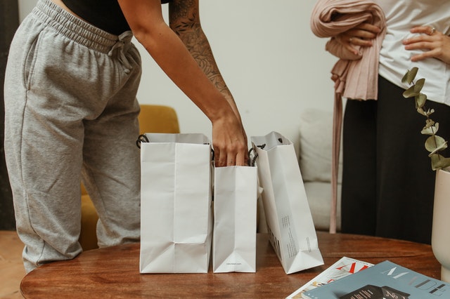 #Ávila: <a href="/Dedalavila/">Dedal Ávila</a>
#Burgos: Celeste
#León: Artece y Artemueble
#Palencia: Máquinas de Coser Dioni
#Salamanca: Carnicería Izquierdo
#Segovia: Montón de Trigo, Montón de Paja
#Soria: <a href="/trofeosromero/">Trofeos Romero's</a>
#Valladolid: <a href="/somosmesetarios/">Mesetarios 🌾</a>
#Zamora: <a href="/mimitoshome/">Mimitos Home</a> 

(2/2)
comunicacion.jcyl.es/web/jcyl/Comun…