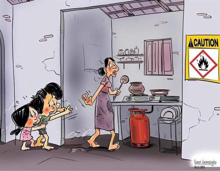 jpragash18's tweet photo. Very Sad Situation in our Kitchens. Kids don't come near. Stay away.! https://t.co/fL47XFzLZG