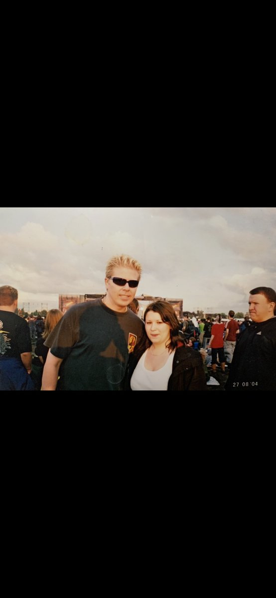 On my way to Leeds to see @offspring Last time I saw them was Reading festival 2004, a few days before my 20th birthday. I threw my pizza in the floor to get this photo!