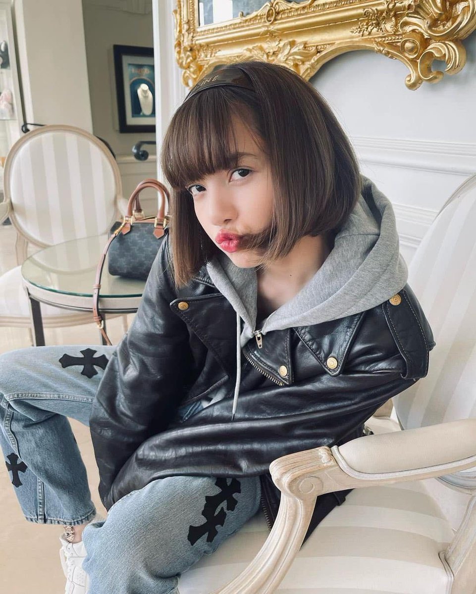 imvy__'s tweet photo. la la la la li sa 
I vote #MAMAVOTE #lisa https://t.co/lvwUPO6dHl