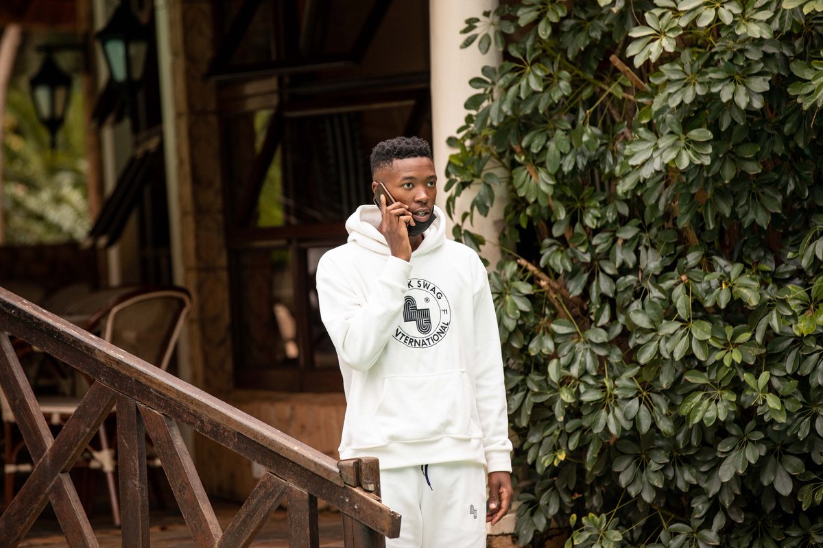 OxygenJl's tweet photo. When you're on a call and hear you've been nominated for BEST ALBUM at the @mtnswamaawards!! 💥🤩

You guys just continue to show love...and I love you right back!!💥🙏🏾
#Flexa #IWasHereAlbum
📸 @shaaq_d https://t.co/SdMaKN2H5x