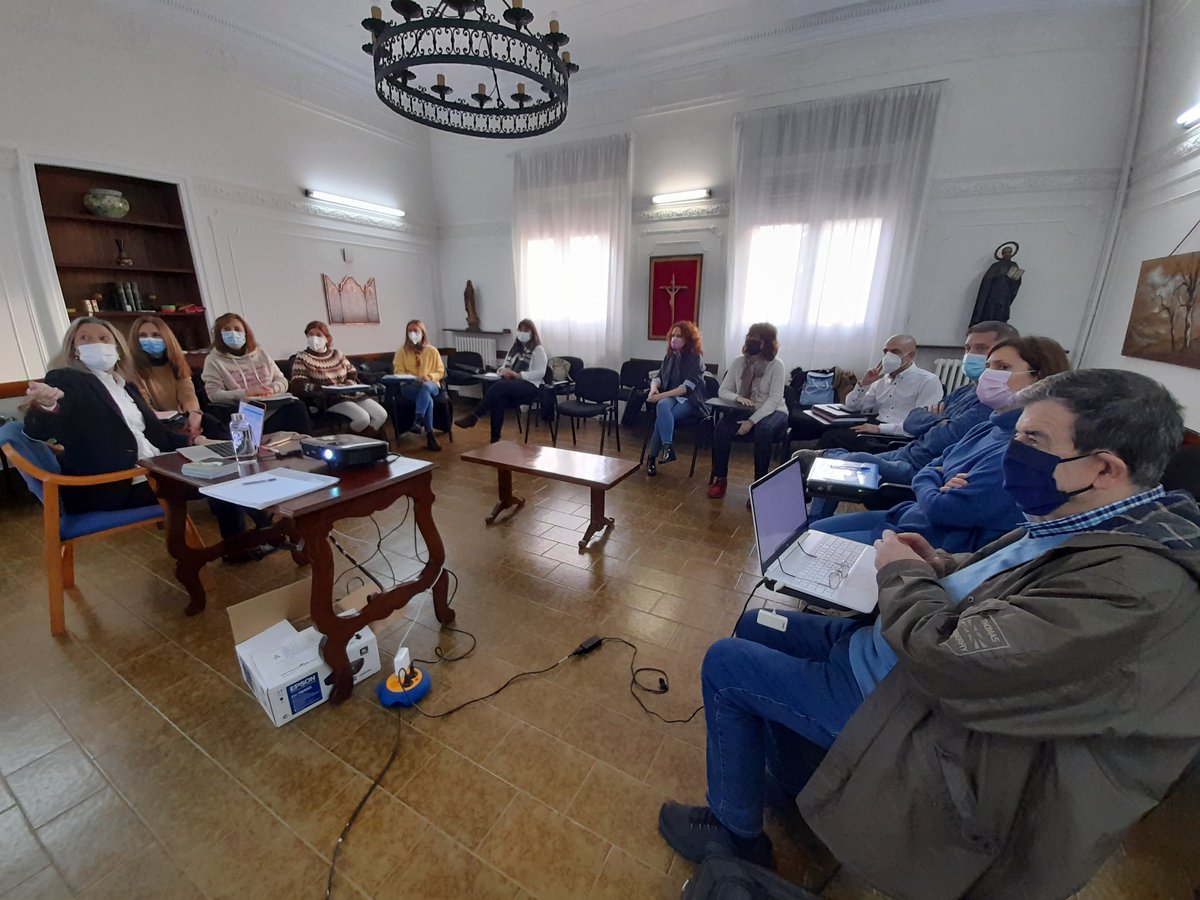 smiportu's tweet photo. Santa María Ikastetxeko Zuzendaritza Taldea etorkizunerako Estrategia diseinatzen hasi da.

El Equipo Directivo, con la colaboración de @ifhconsulting , diseñando el Plan Estratégico 2022-2026 de Santa María Ikastetxea. 

#EtorkizunariBegira #AdostekoPrest @KristauEskola https://t.co/7vjCw7JGlY