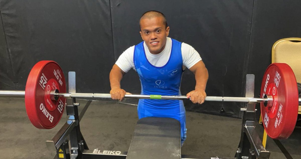indeselsalvador's tweet photo. 🏋🏻‍♂️

El medallista de bronce paralímpico, @herbertaceitun1, se reporta listo para competir en el Campeonato Mundial de Parapowerlifting 2021, que se realiza en Tiflis, Georgia.

#ConstruyendoElCamino https://t.co/RW7LUEYj5E