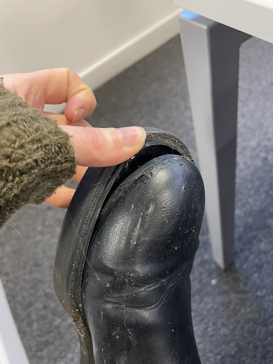 Jade_Hadden's tweet photo. Bought these like 2 months ago and they are peeling @ASOS great quality 🙄 https://t.co/mclIQFkVTI
